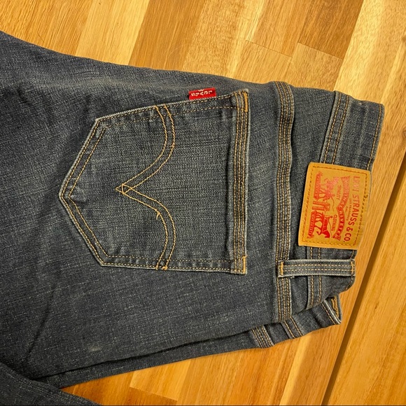 Levi’s 529 Mid Rise Curvy Bootcut - Picture 10 of 13
